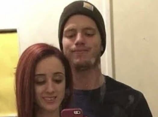 Tragic Discovery at Dinner Table: Couple Found Dead as Police Spot a Disturbing Clue