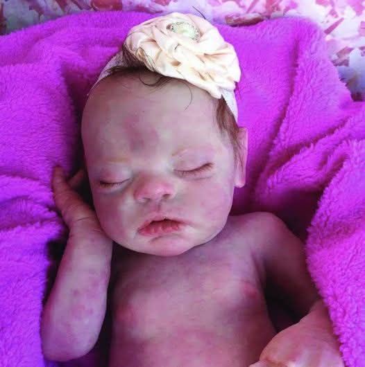 Officer Breaks Car Window to Rescue Baby – Then Realizes It Was a Mistake