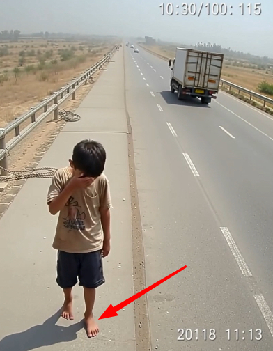 A police officer noticed a 3-year-old boy walking all alone in dirty clothes along the