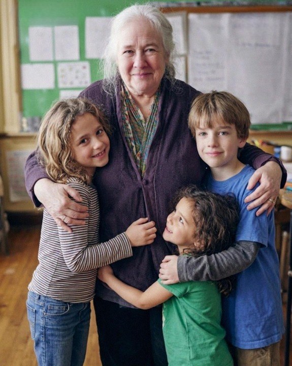 A Wealthy Mom Tried to Force Me Out After 40 Years of Teaching — She Didn’t Expect What Happened Next